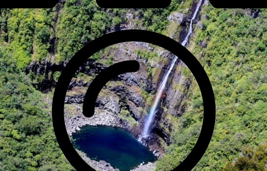 LES CHUTES DE TAKAMAKA