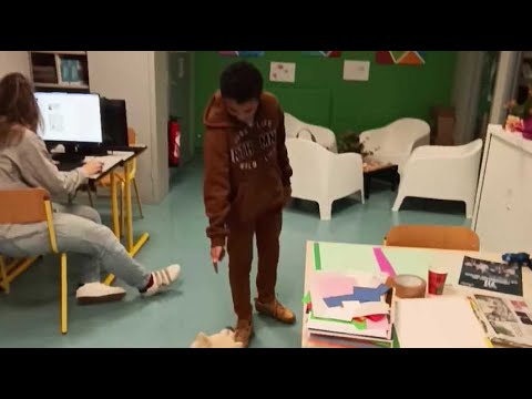 Agen : comment Snoopy, un chien, aide ces élèves à décrocher moins #animaux #chien#lycée #education