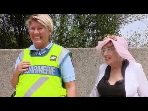 AVEC CETTE MAMIE LES GENDARMES SE SONT BIEN MARRES 🤣🤣