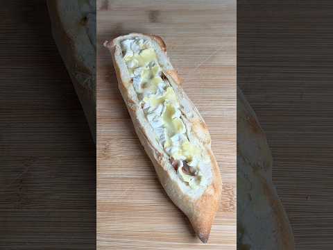 Baguette au Camembert et Lardons ! Parfait pour une soirée TV 😎