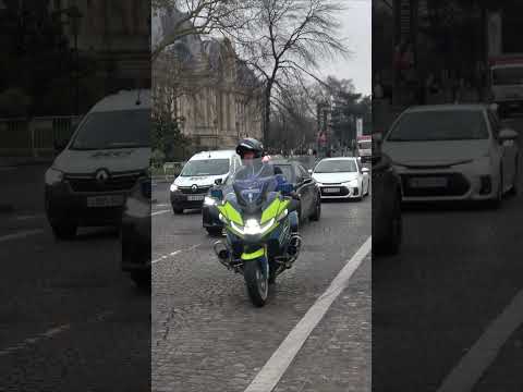 Escorte du Ministre de l'Economie par la Gendarmerie