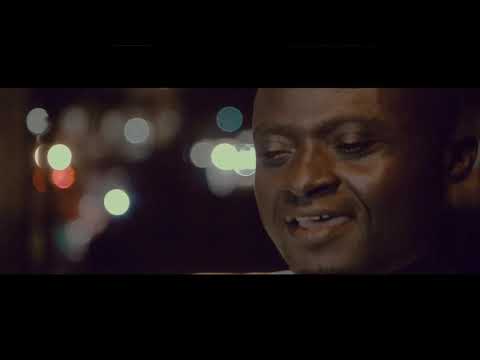 "Le chien aboie, la caravane passe" chanson signée Papy SAKUBA, le grand guitariste.