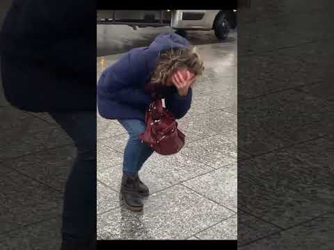 Son chien est mort écrasé ..😭  #repost  #tiktok  #triste #sad