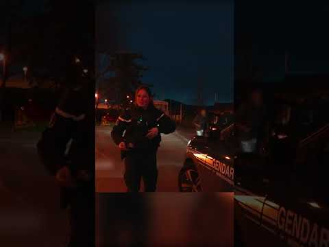 Une énorme collision avec des gendarmes !