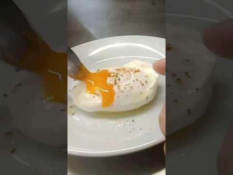 Une technique incroyable pour faire des œufs pochés !